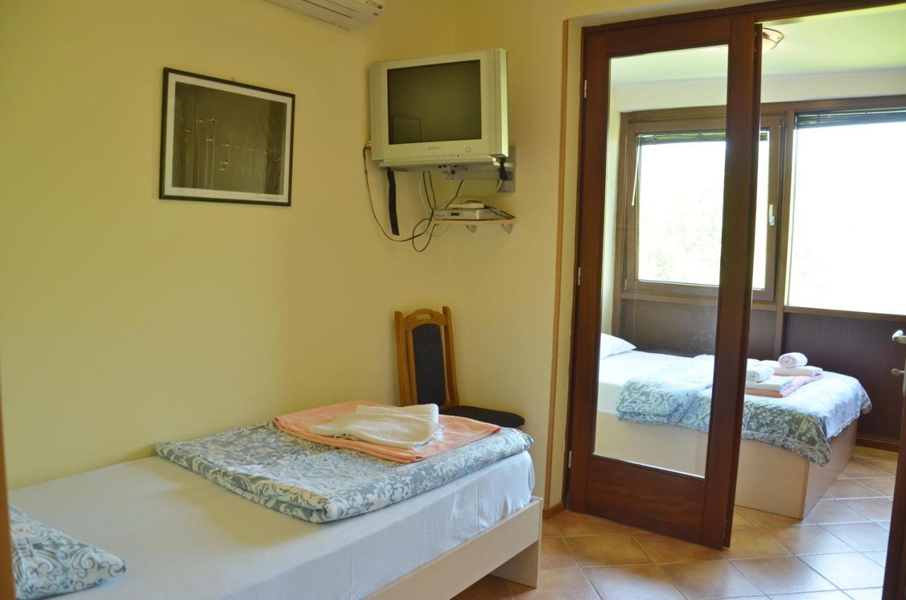 Hotel Pelikan Virpazar Exteriör bild