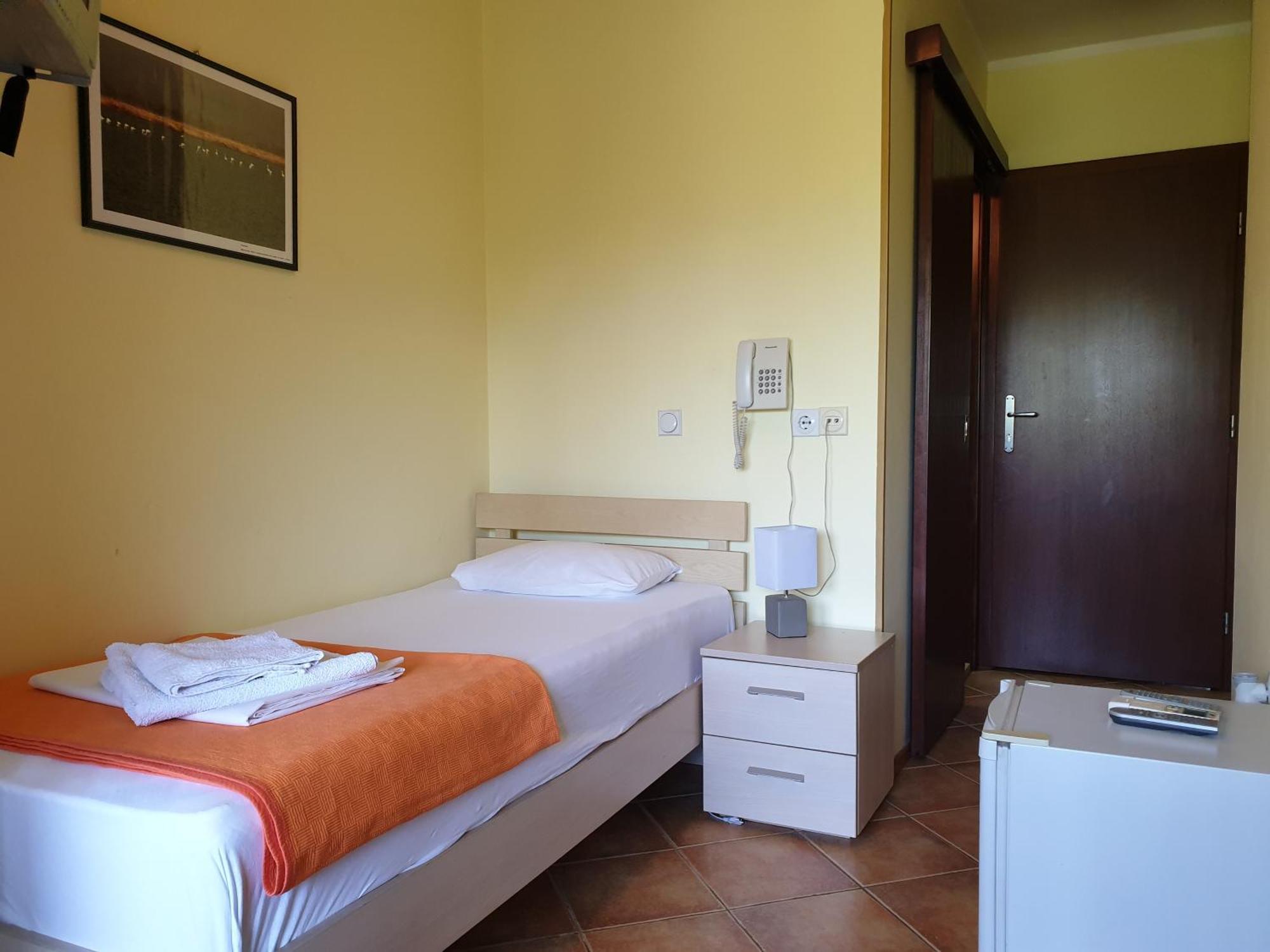 Hotel Pelikan Virpazar Exteriör bild