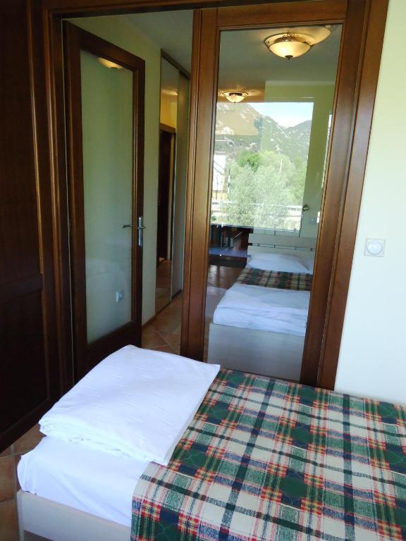 Hotel Pelikan Virpazar Exteriör bild