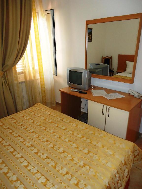 Hotel Pelikan Virpazar Rum bild
